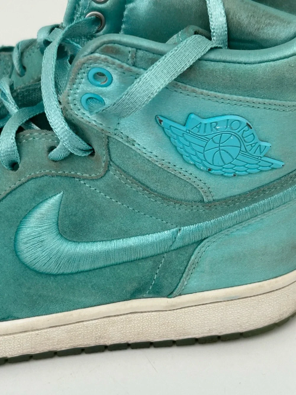 Nike Air Jordan Women’s 1 Retro High Soh  Light Aqua Size 8.5